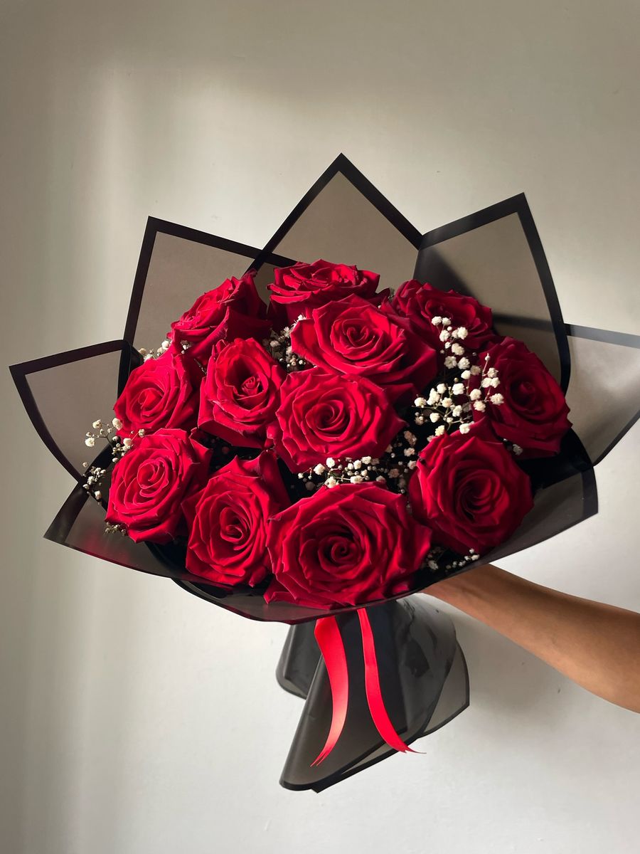 Docena de Rosas en Negro